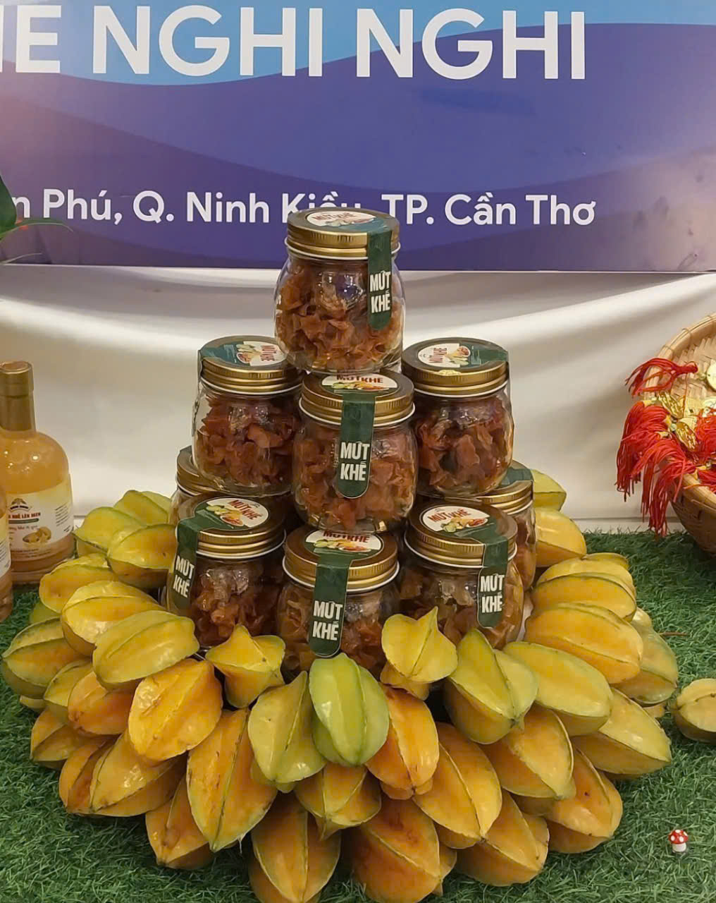 MỨT KHẾ NGHI NGHI